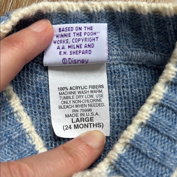 WINNIE THE POOH PIGLET 90s VINTAGE Sweater Cardigan Size 24 Months Snowflakes - Picture 7 of 9